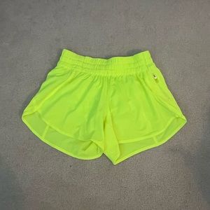 Lululemon Hotty Hot LR Short 4” Lined